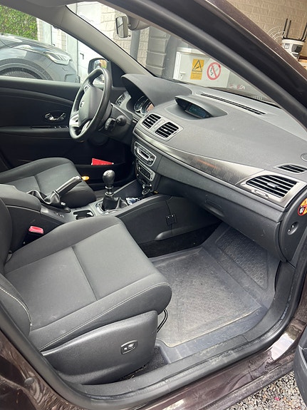 Renault Megane III 3 of 5