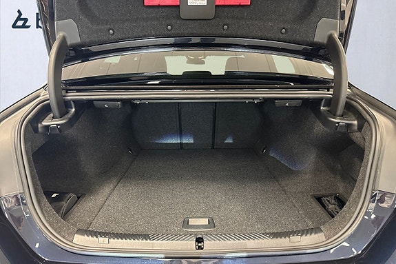BMW i5 10 of 19