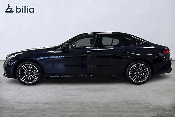 BMW i5 3 of 19