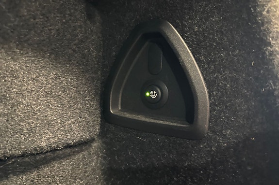 BMW i5 11 of 19