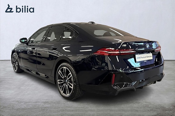BMW i5 2 of 19