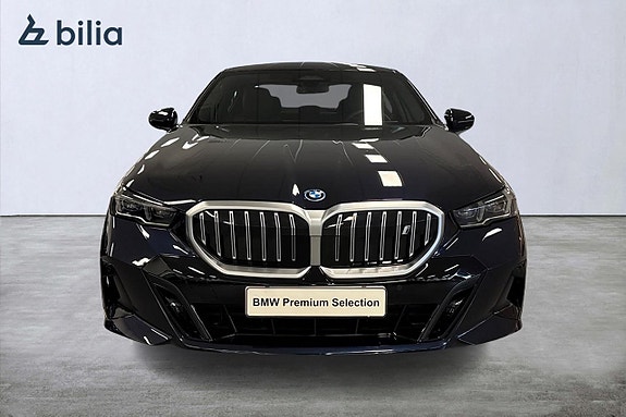 BMW i5 5 of 19