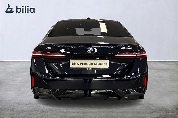 BMW i5 4 of 19