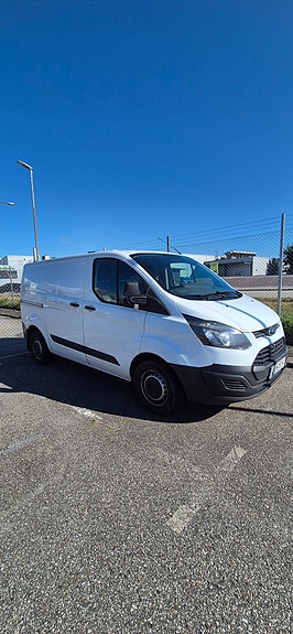Ford Transit Custom 2 of 5