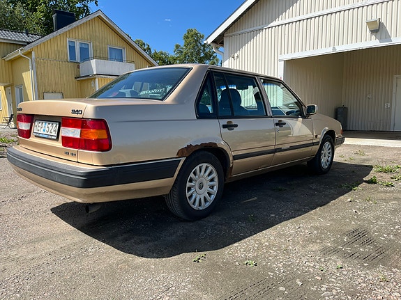 Volvo 940 3 of 5