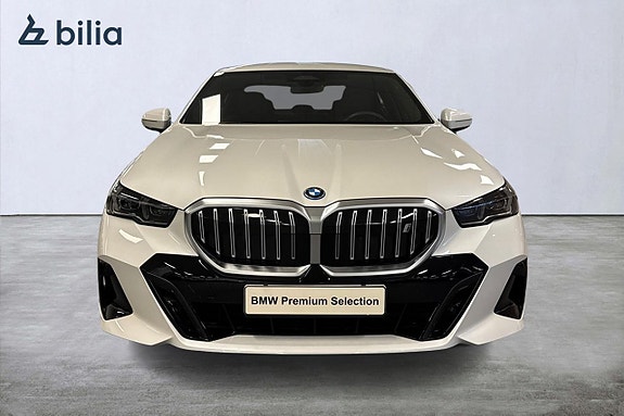 BMW i5 5 of 19