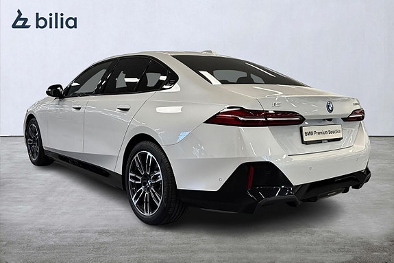 BMW i5 2 of 19