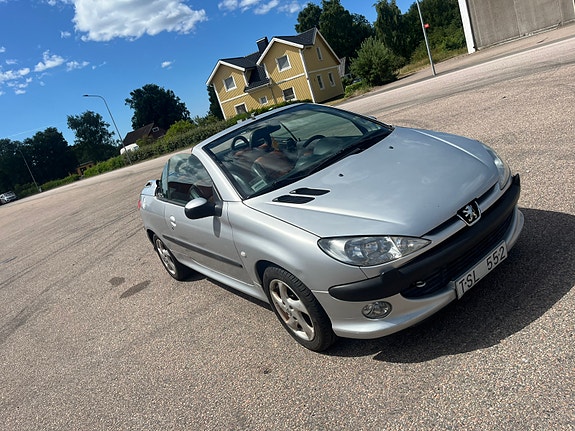 Peugeot 206 CC 3 of 5