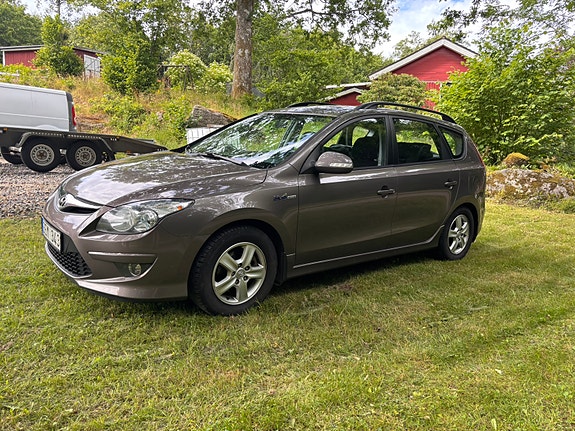 Hyundai i30 2 of 5