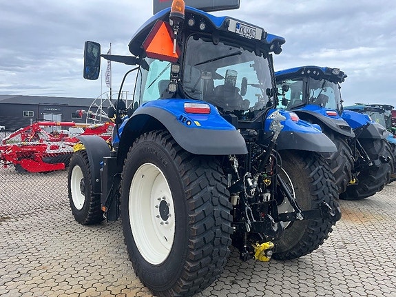 New Holland T6.155 Auto Command 3 of 9