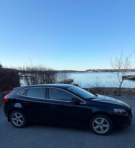 Volvo V40 4 of 5
