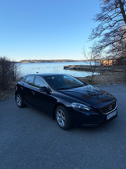 Volvo V40 3 of 5