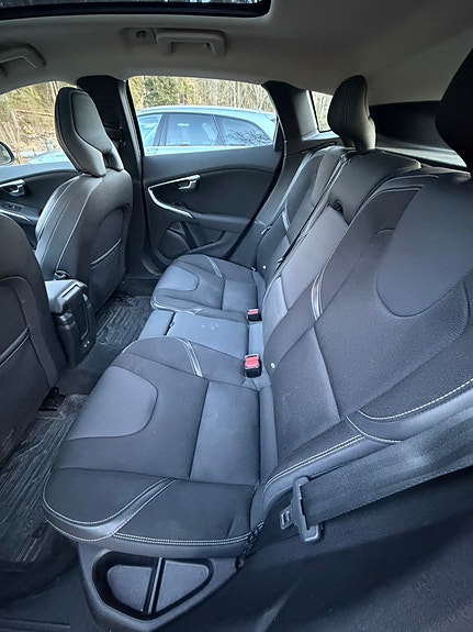 Volvo V40 10 of 11