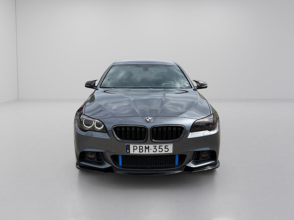 BMW 520d 2 of 5
