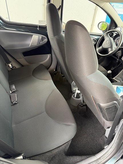 Toyota Aygo 8 of 10