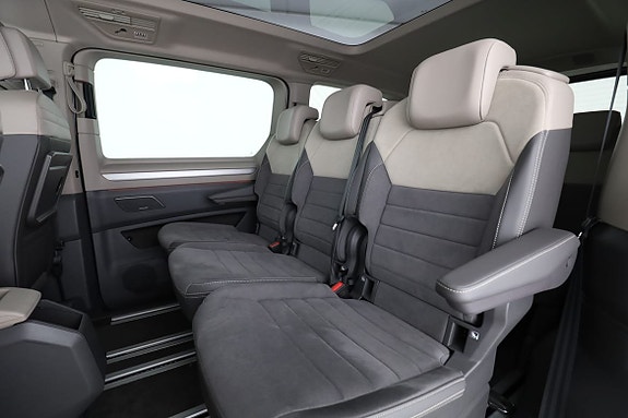 Volkswagen Multivan 15 of 18