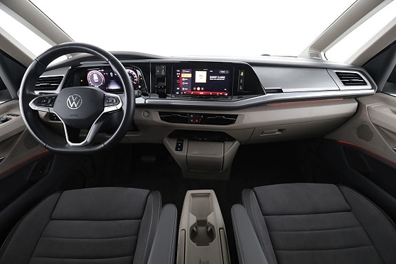 Volkswagen Multivan 13 of 18