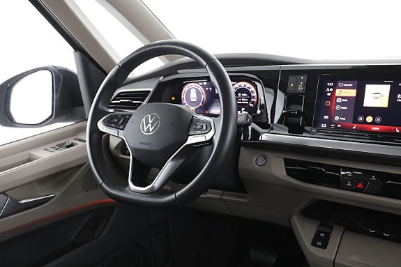 Volkswagen Multivan 14 of 18
