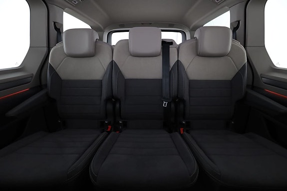 Volkswagen Multivan 16 of 18