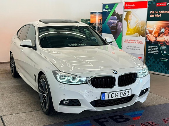 BMW 340i 4 of 5