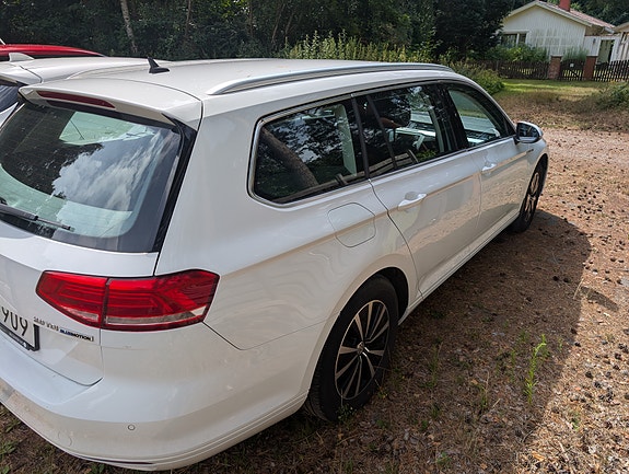 Volkswagen Passat 3 of 5