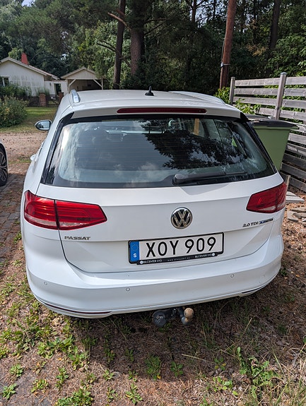 Volkswagen Passat 2 of 5