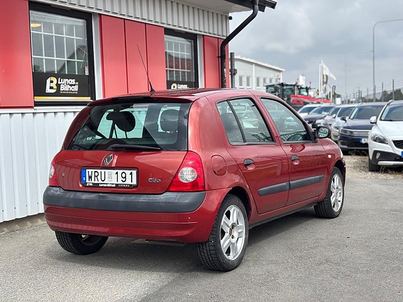 Renault Clio 7 of 16