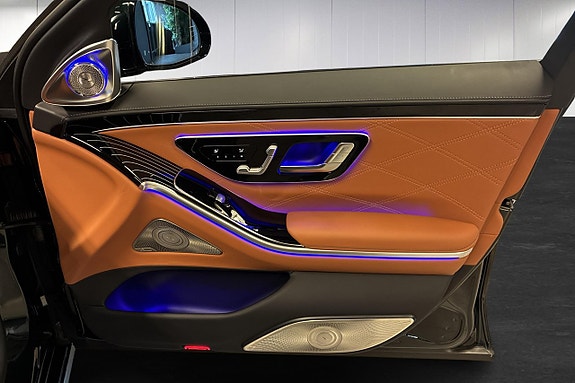 Mercedes-Benz Maybach S 680 17 of 26