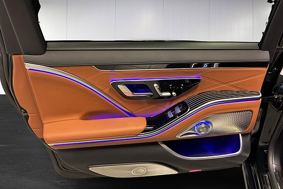 Mercedes-Benz Maybach S 680 15 of 26