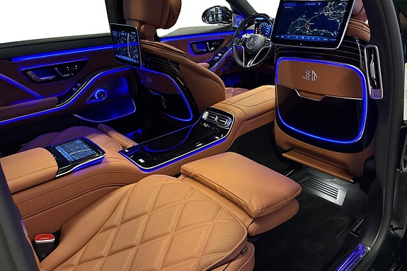 Mercedes-Benz Maybach S 680 23 of 26