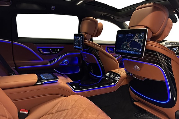Mercedes-Benz Maybach S 680 20 of 26