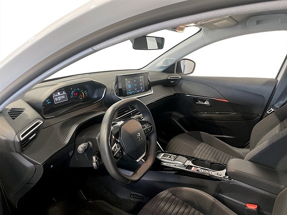 Peugeot e-208 4 of 5