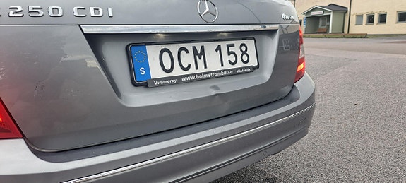 Mercedes-Benz C250 6 of 7