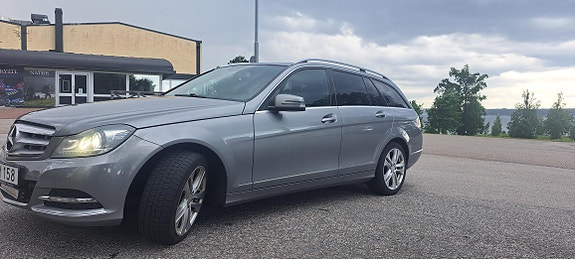 Mercedes-Benz C250 5 of 7