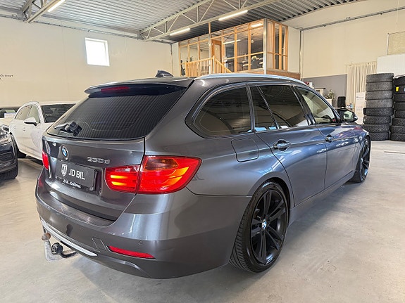 BMW 330d 19 of 21