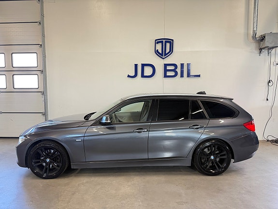 BMW 330d 2 of 5