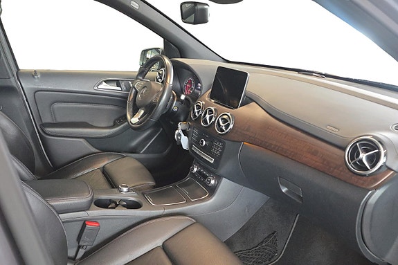Mercedes-Benz B180 6 of 9
