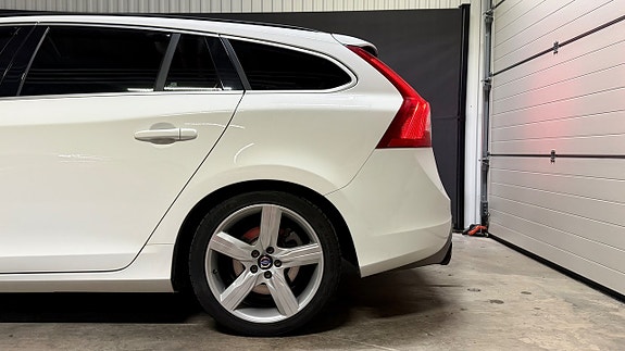 Volvo V60 9 of 30