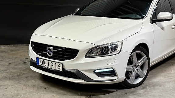 Volvo V60 2 of 30