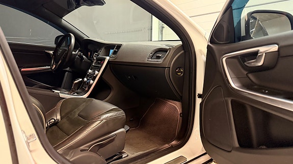 Volvo V60 30 of 30