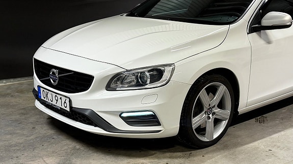 Volvo V60 8 of 30