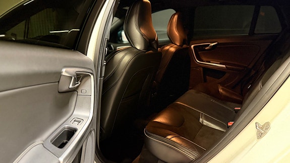 Volvo V60 27 of 30