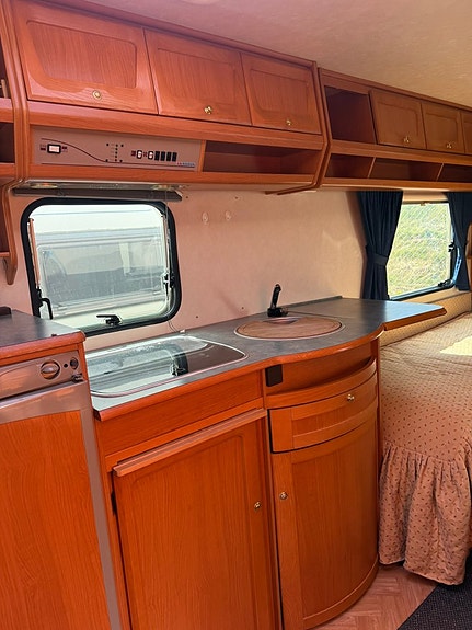 Adria Unica C 563 UL 6 of 9