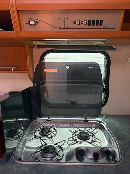 Adria Unica C 563 UL 7 of 9