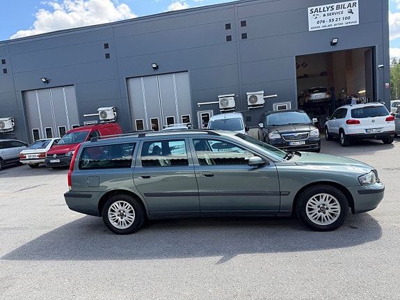 Volvo V70 5 of 5