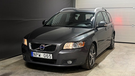 Volvo V50 4 of 5