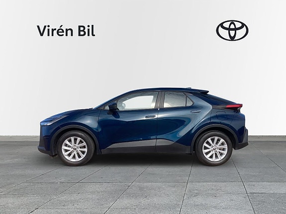 Toyota C-HR 3 of 5