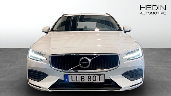 Volvo V60 2 of 5