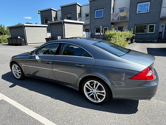 Mercedes-Benz CLS500 5 of 5