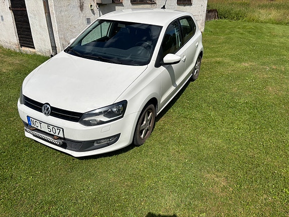 Volkswagen Polo 2 of 5